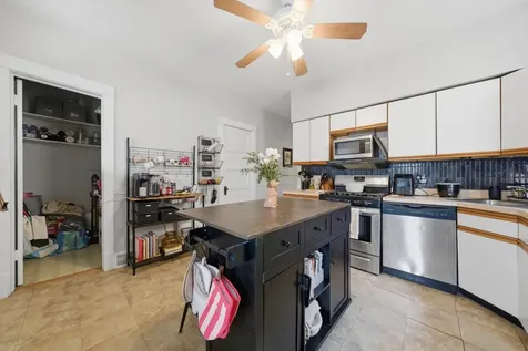 3531 North Oakley Avenue Chicago IL 60618