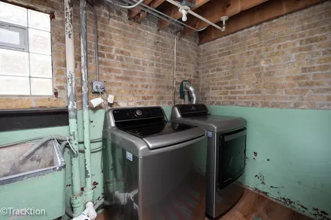 5034 West Argyle Street Chicago IL 60630