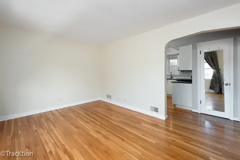 5034 West Argyle Street Chicago IL 60630