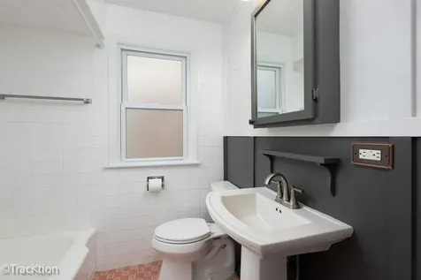 5034 West Argyle Street Chicago IL 60630