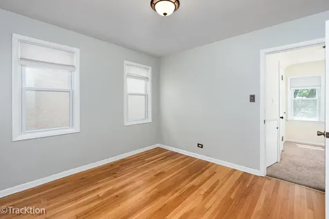 5034 West Argyle Street Chicago IL 60630