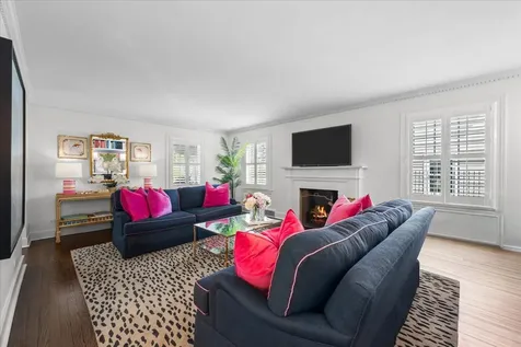635 Green Briar Lane Lake Forest IL 60045