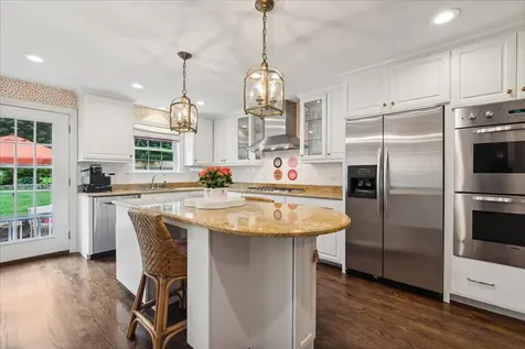 635 Green Briar Lane Lake Forest IL 60045