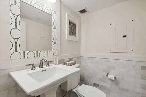635 Green Briar Lane Lake Forest IL 60045