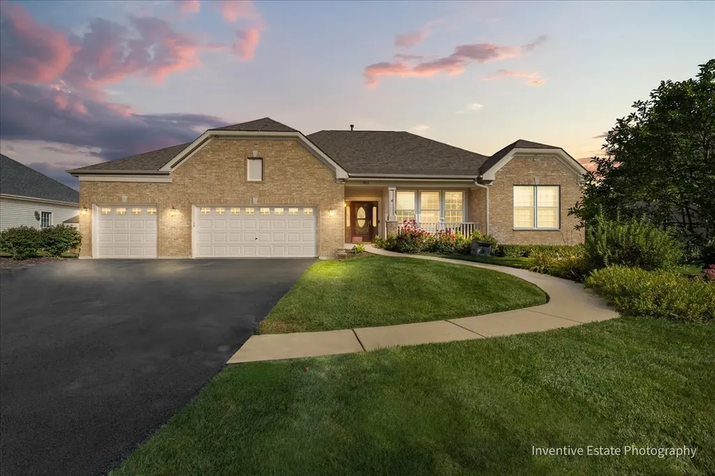 483 Glover Drive North Aurora IL 60542
