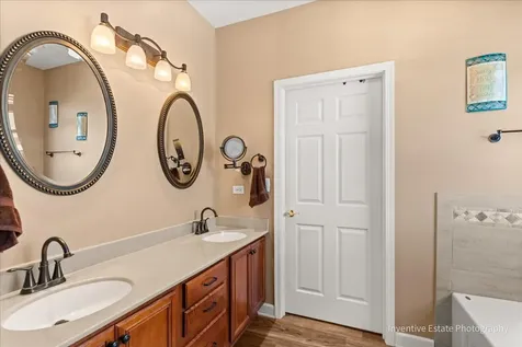 483 Glover Drive North Aurora IL 60542