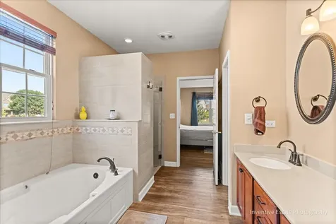 483 Glover Drive North Aurora IL 60542