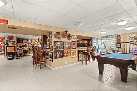483 Glover Drive North Aurora IL 60542