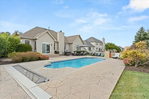483 Glover Drive North Aurora IL 60542