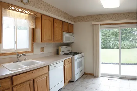 921 South Iowa Avenue Addison IL 60101