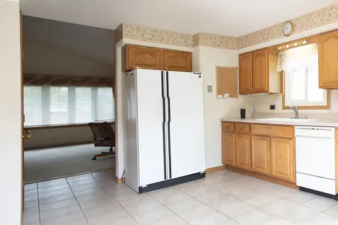 921 South Iowa Avenue Addison IL 60101