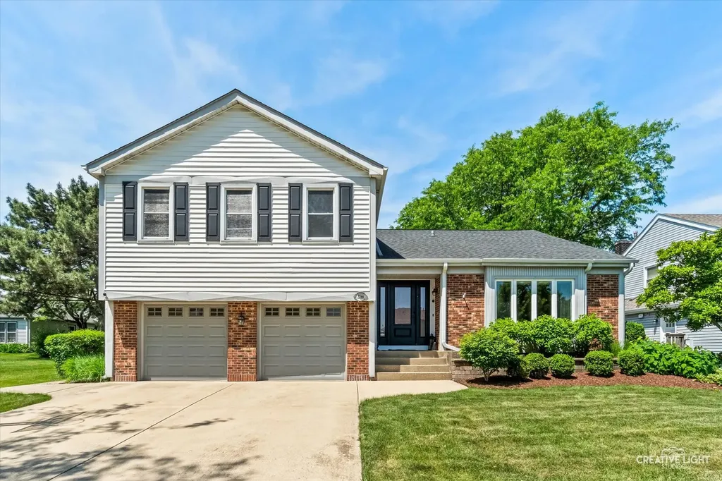 2266 Richmond Drive Wheaton IL 60189