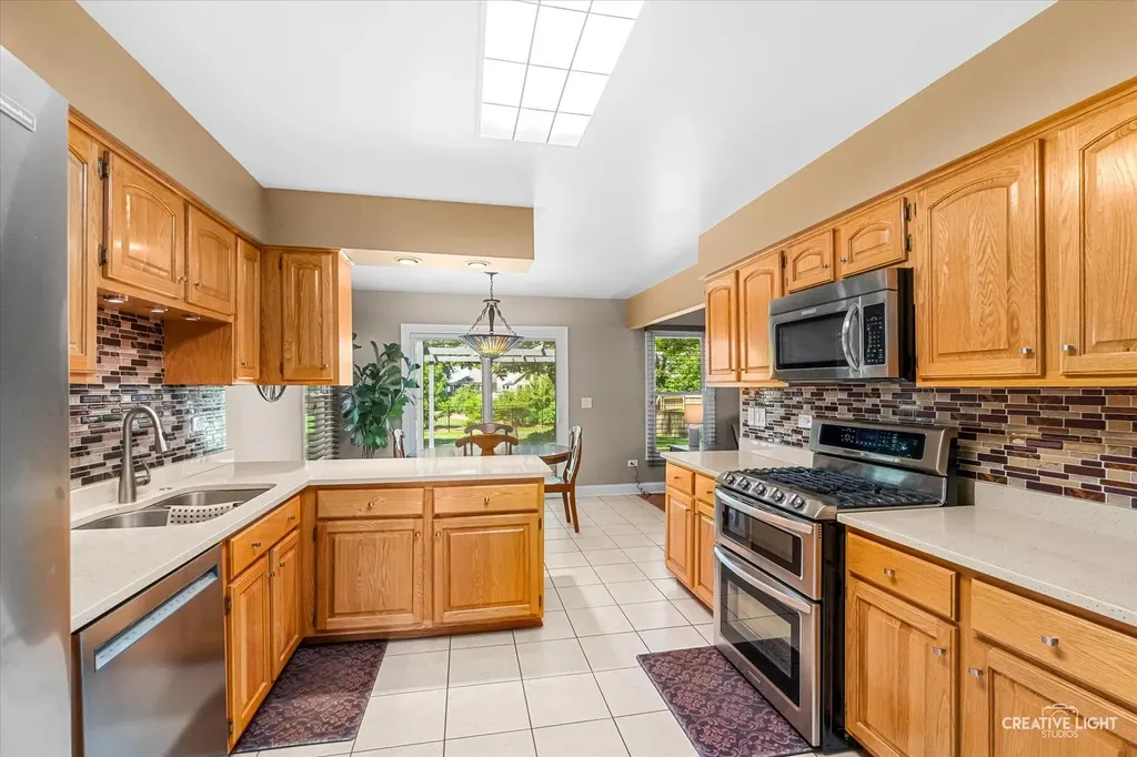 2266 Richmond Drive Wheaton IL 60189