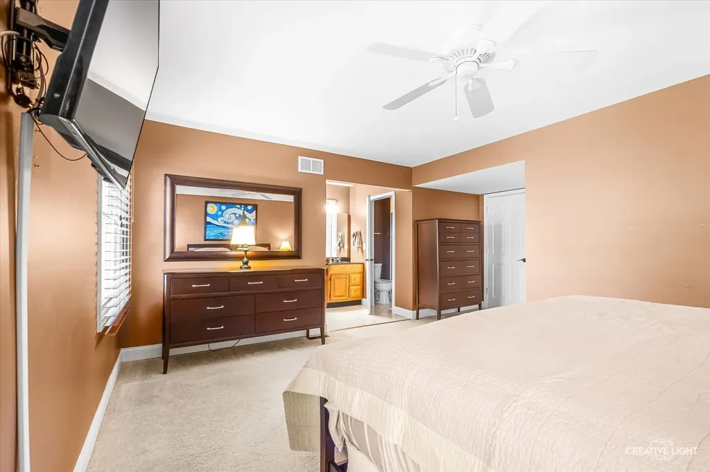2266 Richmond Drive Wheaton IL 60189