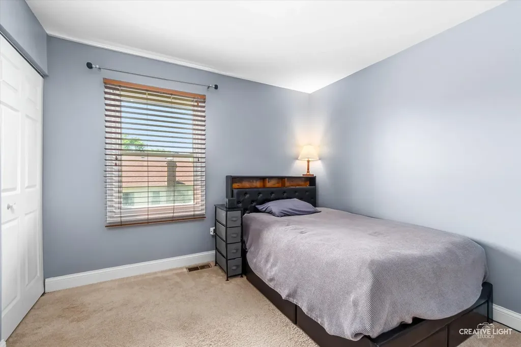 2266 Richmond Drive Wheaton IL 60189