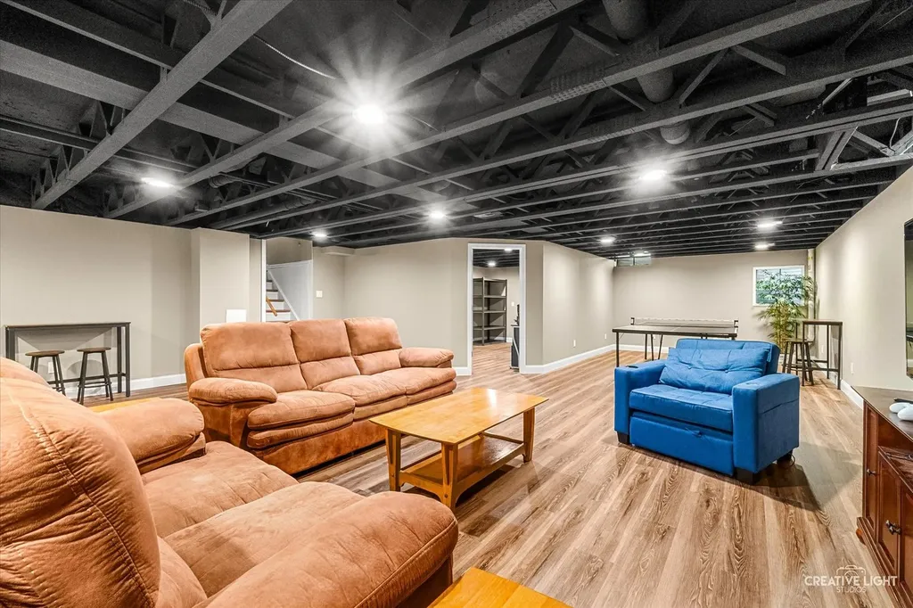 2266 Richmond Drive Wheaton IL 60189