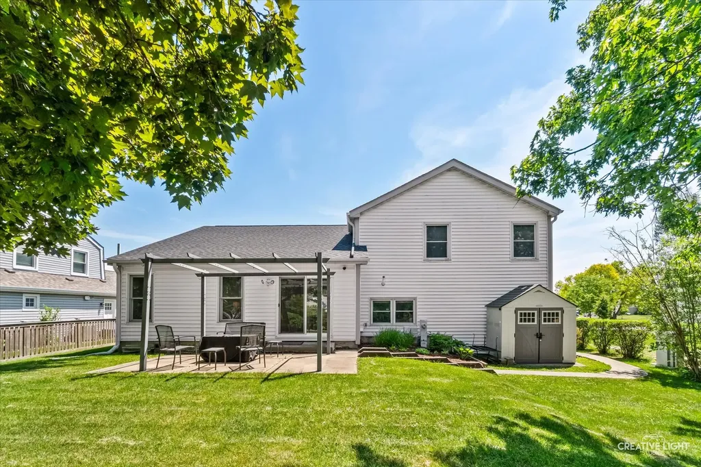 2266 Richmond Drive Wheaton IL 60189