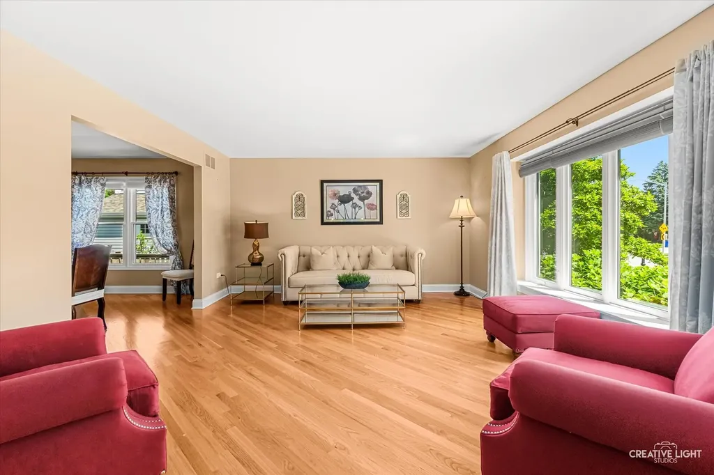 2266 Richmond Drive Wheaton IL 60189