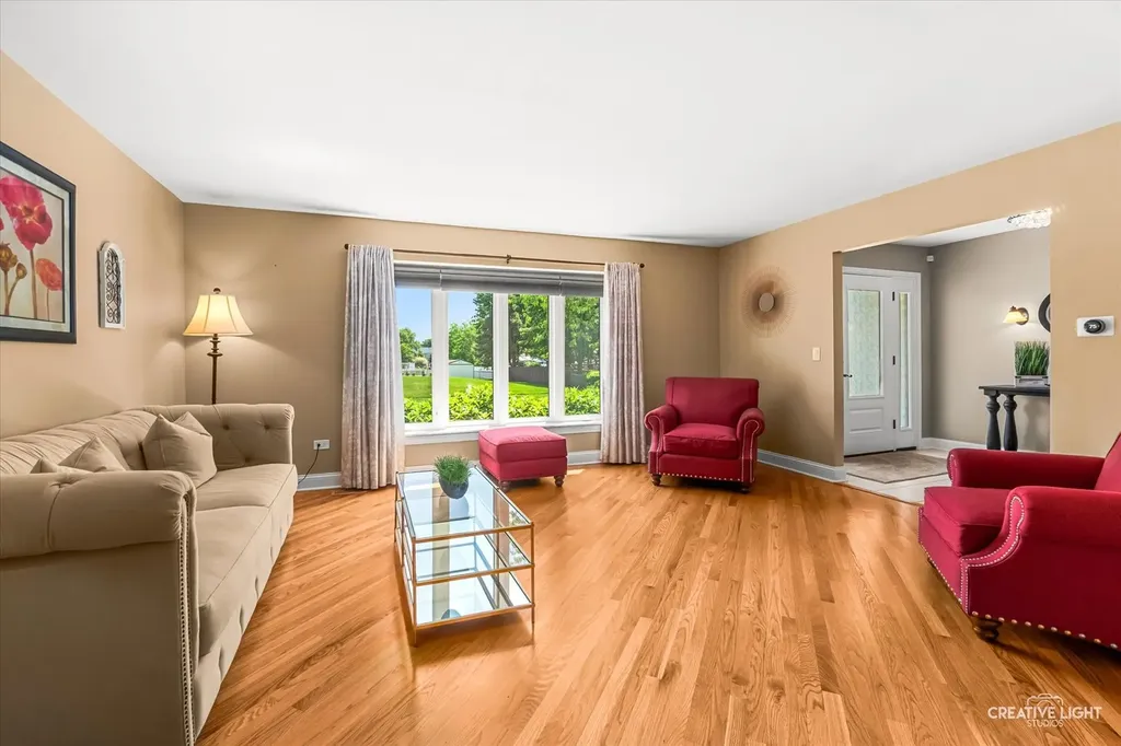 2266 Richmond Drive Wheaton IL 60189
