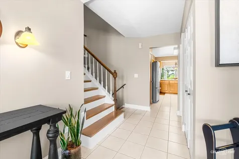 2266 Richmond Drive Wheaton IL 60189