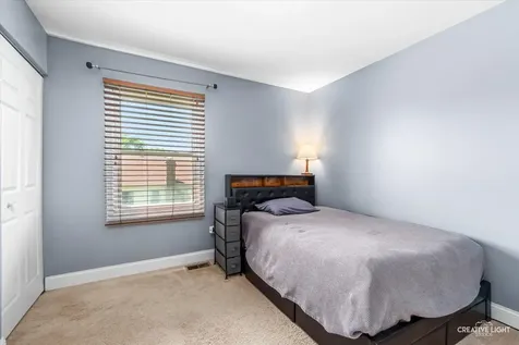 2266 Richmond Drive Wheaton IL 60189