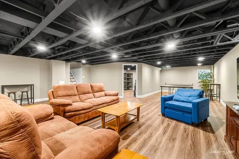 2266 Richmond Drive Wheaton IL 60189