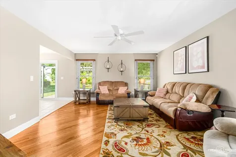 2266 Richmond Drive Wheaton IL 60189