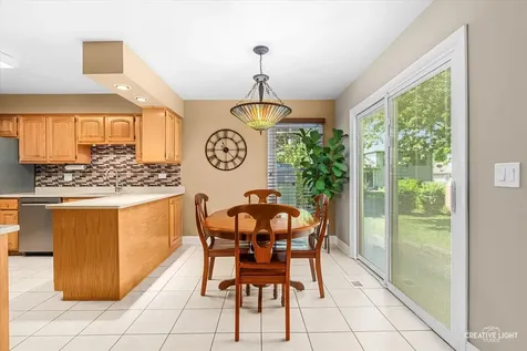 2266 Richmond Drive Wheaton IL 60189