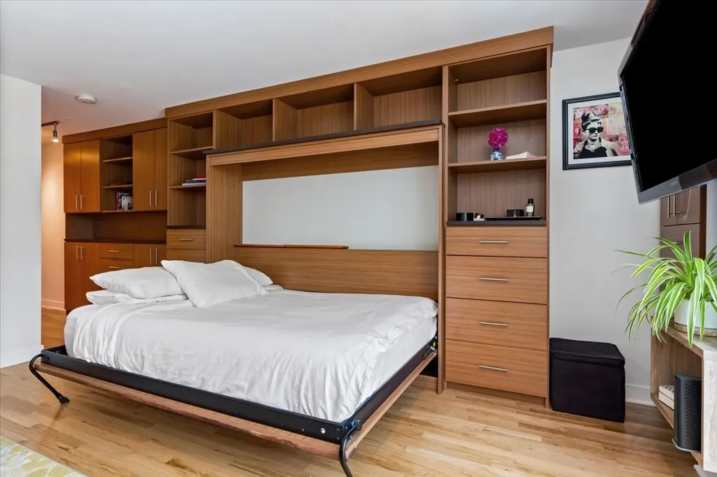 21 West Goethe Street Chicago IL 60610