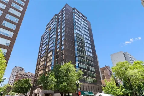 21 West Goethe Street Chicago IL 60610