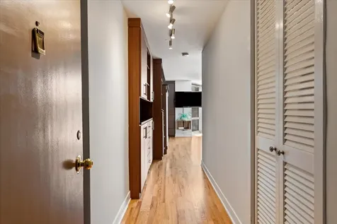 21 West Goethe Street Chicago IL 60610