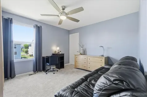 708 Rochester Lane South Elgin IL 60177