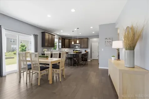 708 Rochester Lane South Elgin IL 60177