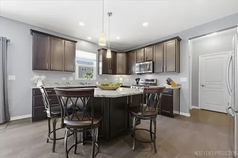 708 Rochester Lane South Elgin IL 60177