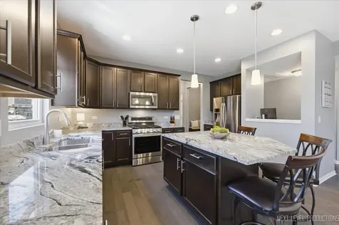 708 Rochester Lane South Elgin IL 60177