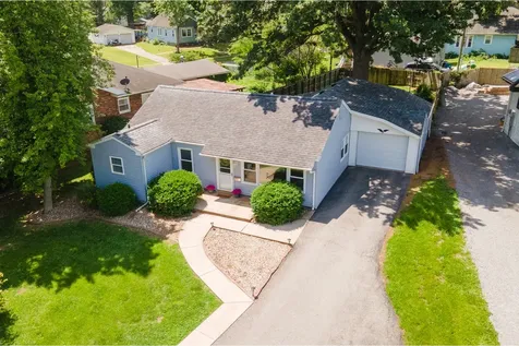 513 East Allen Avenue Marion IL 62959