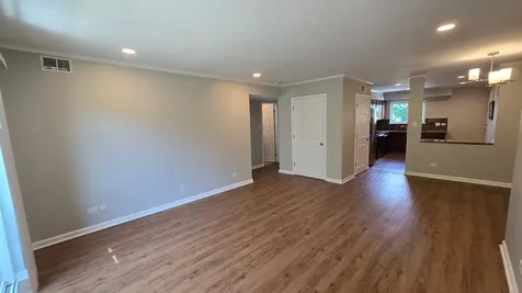9388 Bay Colony Drive Des Plaines IL 60016