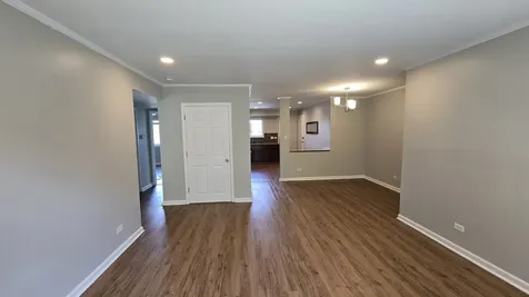 9388 Bay Colony Drive Des Plaines IL 60016