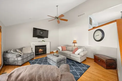 1404 Larson Street Sycamore IL 60178