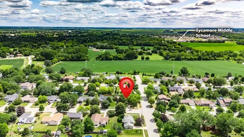 1404 Larson Street Sycamore IL 60178