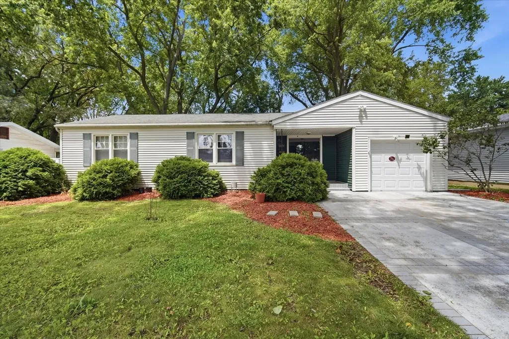 1824 East Lafayette Street Bloomington IL 61701