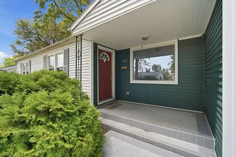 1824 East Lafayette Street Bloomington IL 61701
