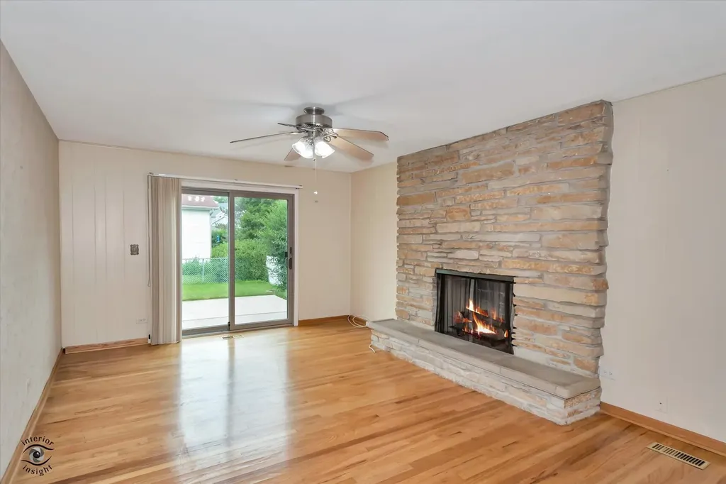 767 Oakwood Drive Westmont IL 60559