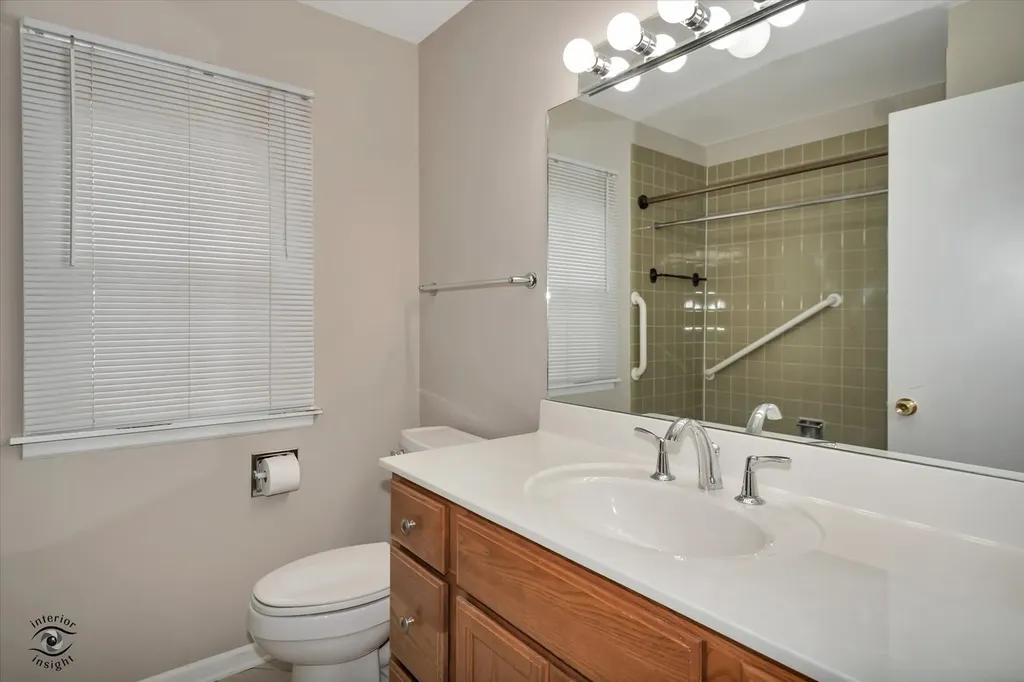 767 Oakwood Drive Westmont IL 60559