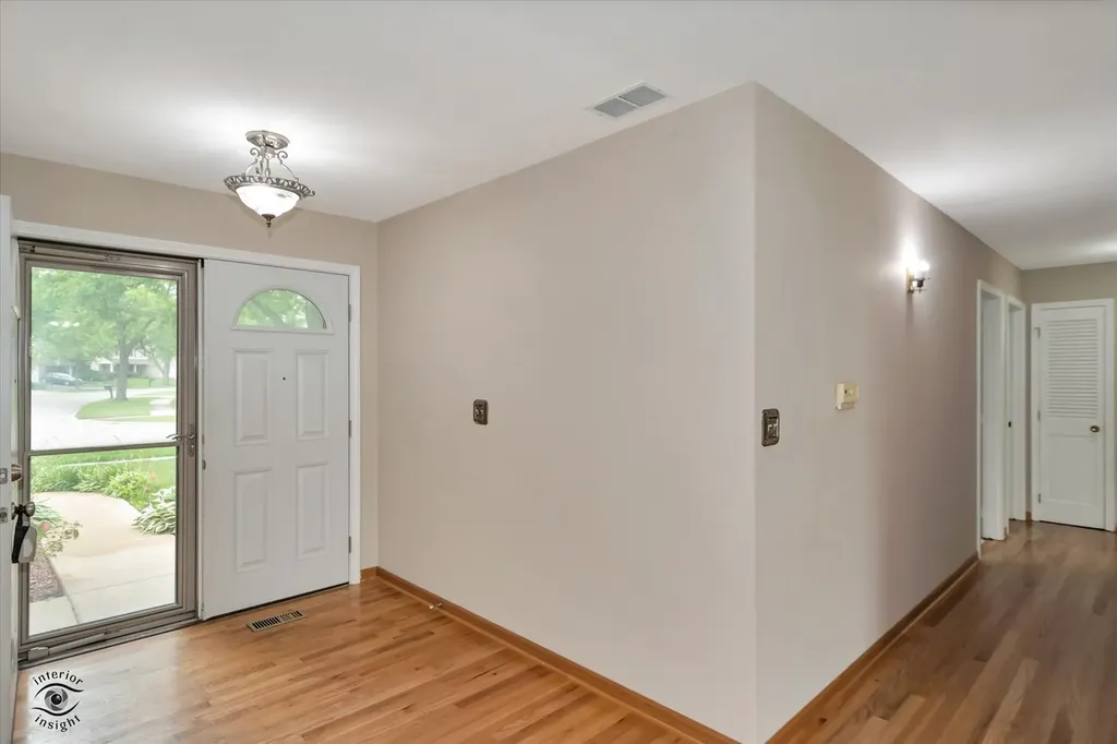 767 Oakwood Drive Westmont IL 60559