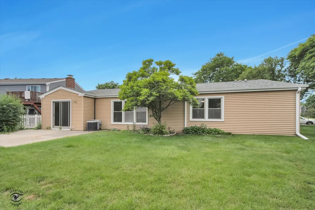 767 Oakwood Drive Westmont IL 60559