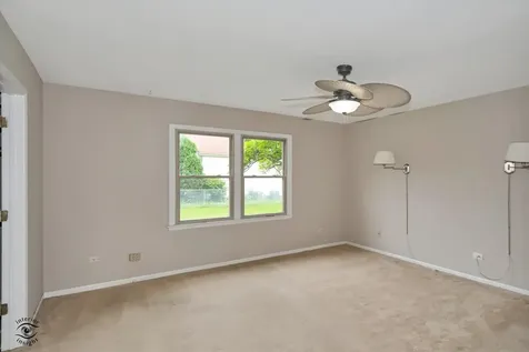 767 Oakwood Drive Westmont IL 60559