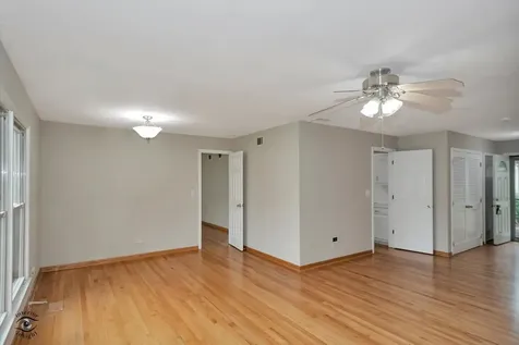 767 Oakwood Drive Westmont IL 60559