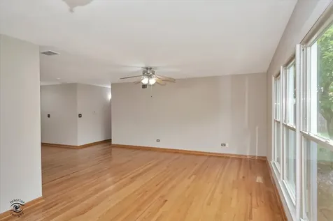 767 Oakwood Drive Westmont IL 60559