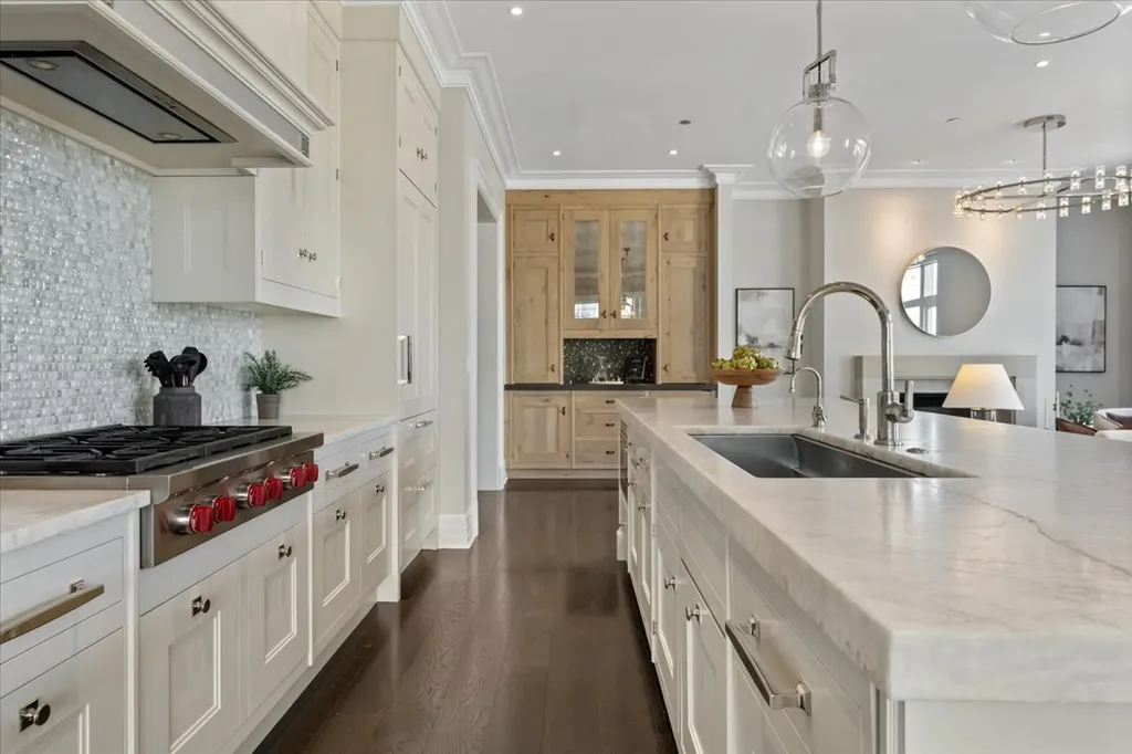 9 West Walton Street Chicago IL 60610